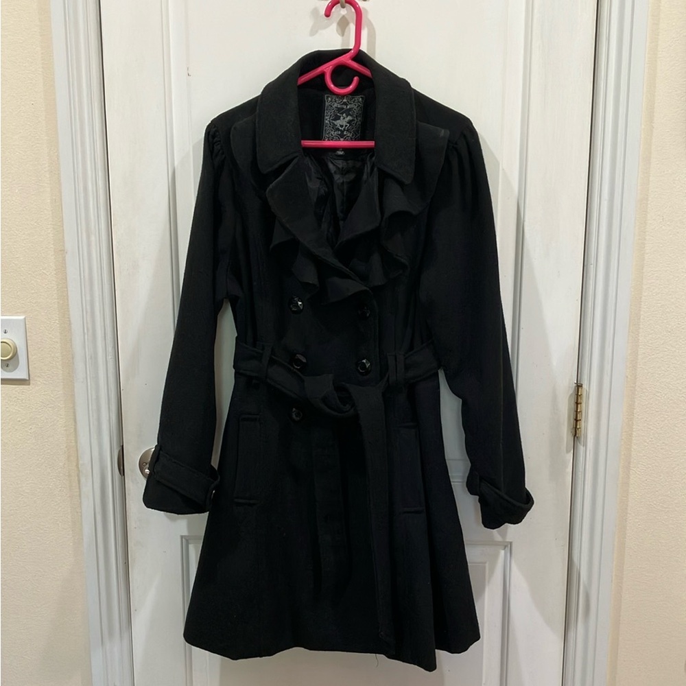 Classic Black Trench Coat with Tailored Fit